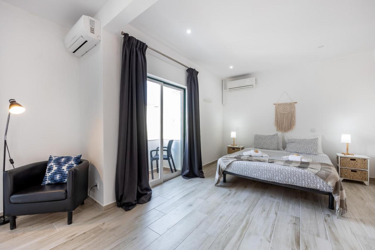 3 Marias Guest House B&B Lagos Esterno foto